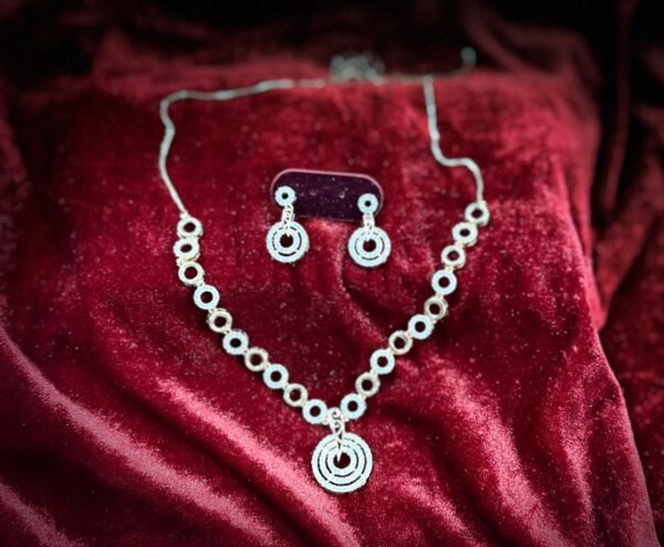 SAKHI AD NECKLACE